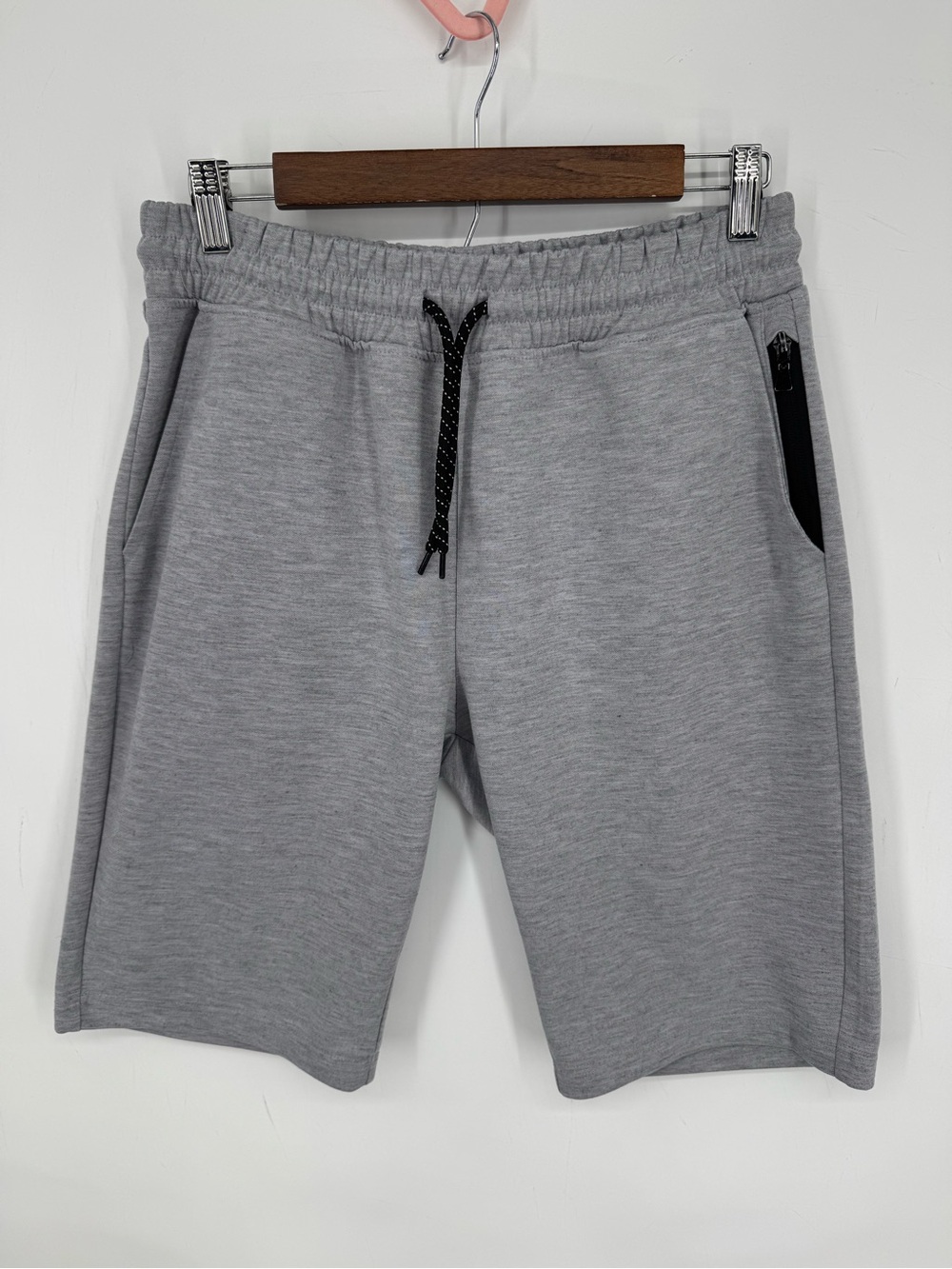 WT02 Men's Grey Sweat Shorts Everyday Basic Drawstring Gym Lounge Size Medium
